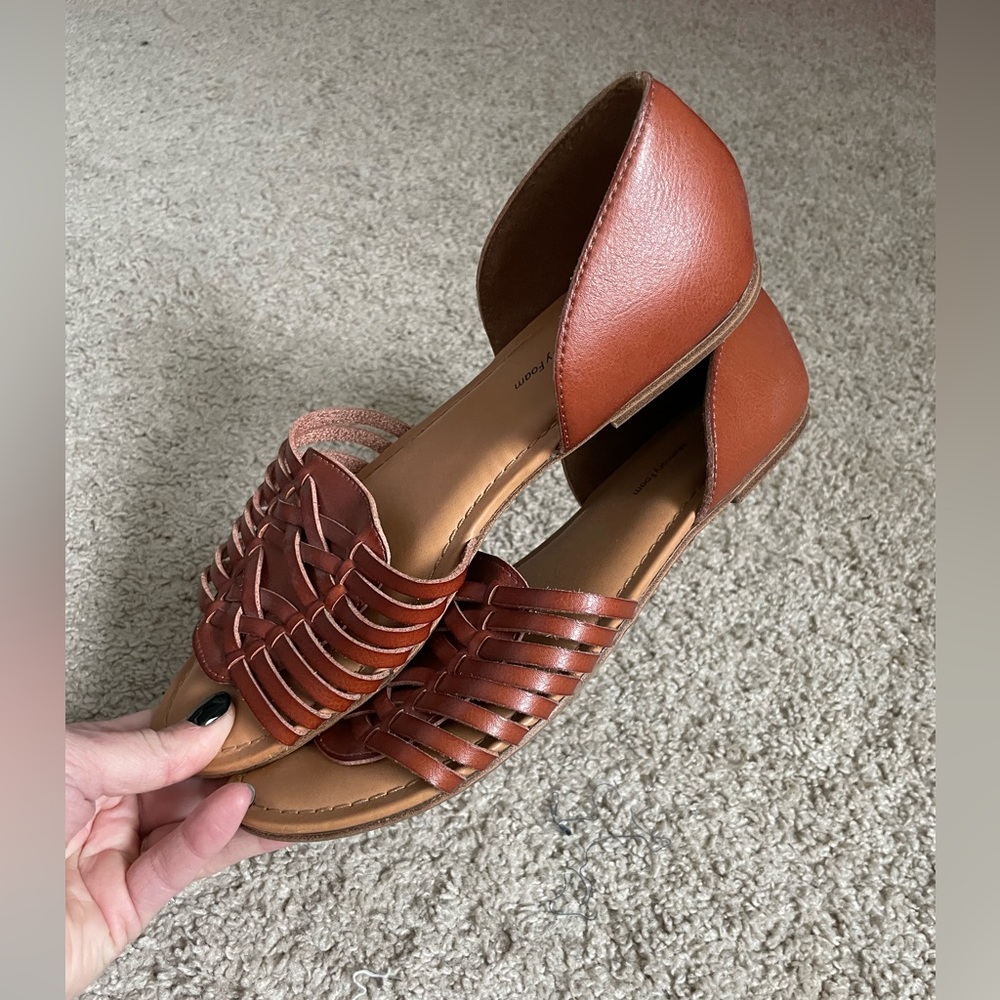 Time and Tru sandal